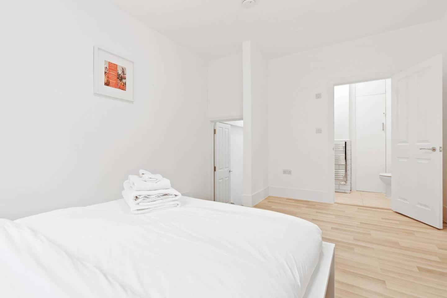 Airy Spacious 1 Bedroom Aprtment With Garden In Brixton Лондон Экстерьер фото