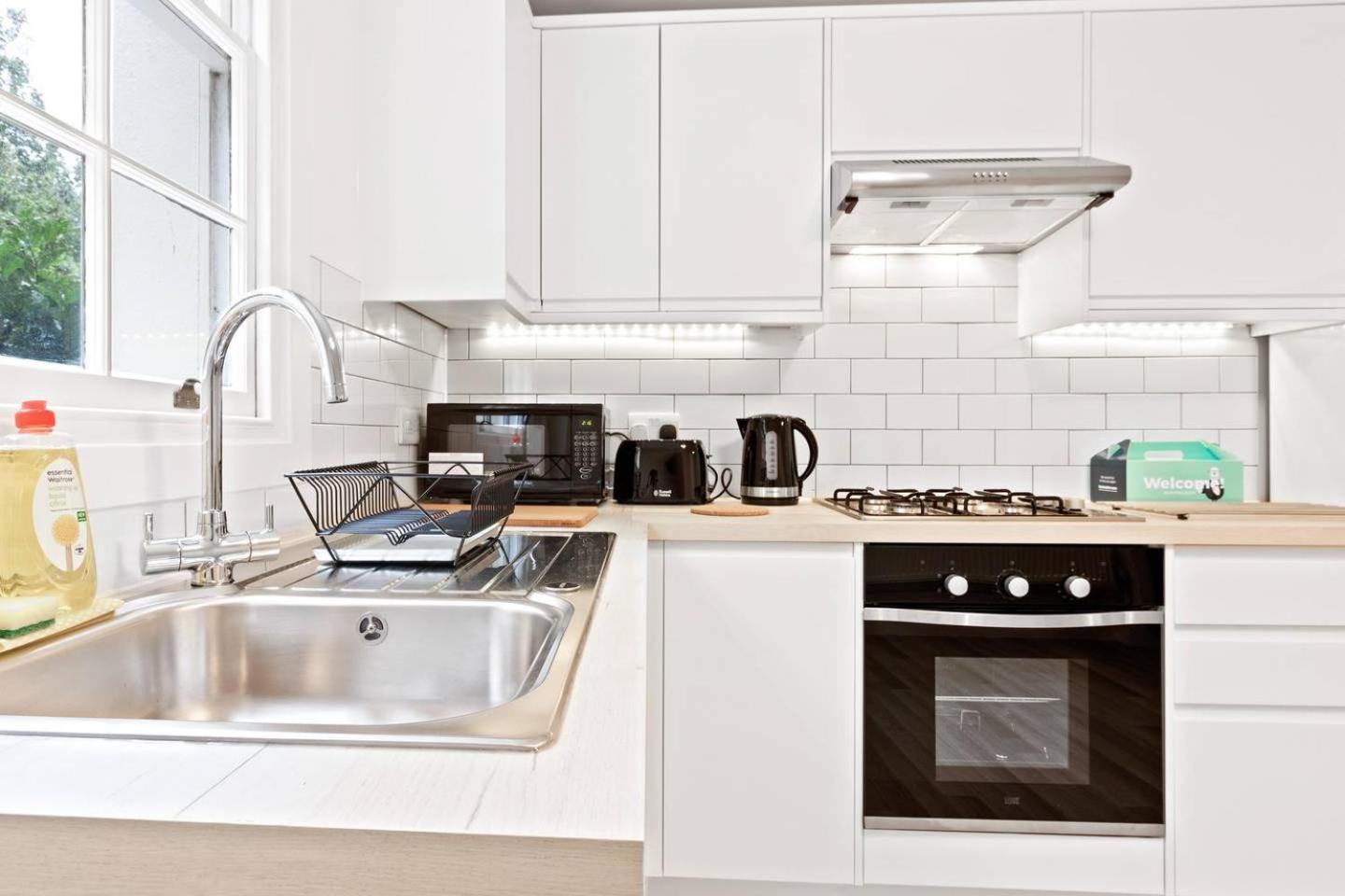 Airy Spacious 1 Bedroom Aprtment With Garden In Brixton Лондон Экстерьер фото