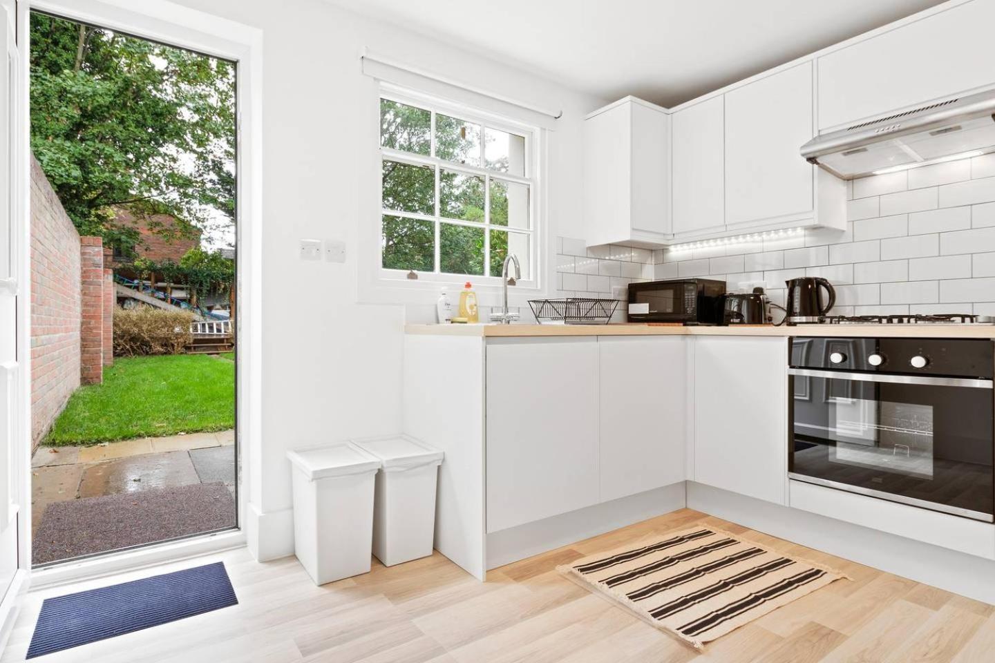 Airy Spacious 1 Bedroom Aprtment With Garden In Brixton Лондон Экстерьер фото
